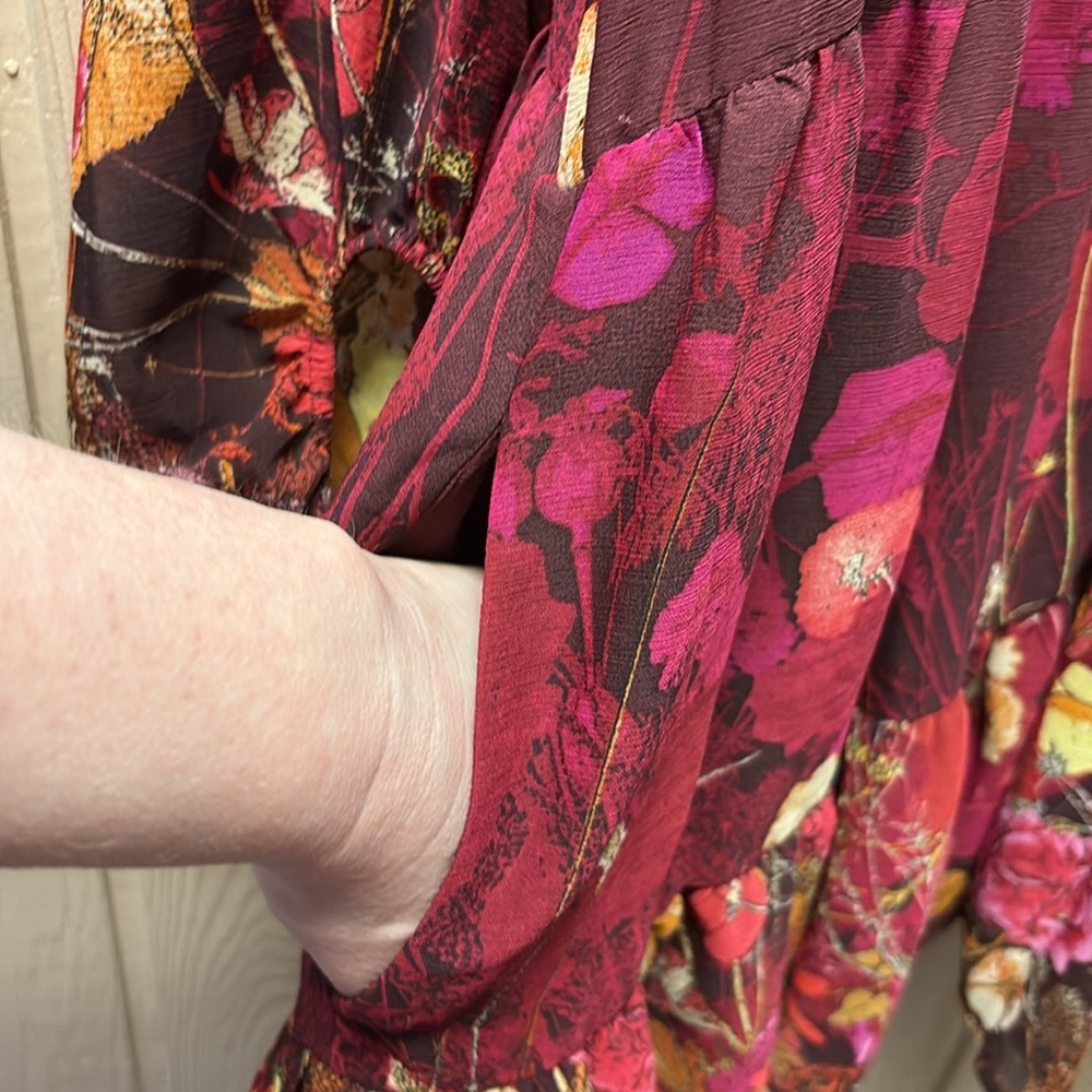 Arna York Tunic Top - Picture 12 of 13